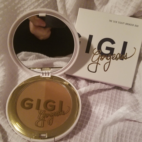 GIGI Gorgeous Duo Bronzer new without tag - Picture 1 of 2
